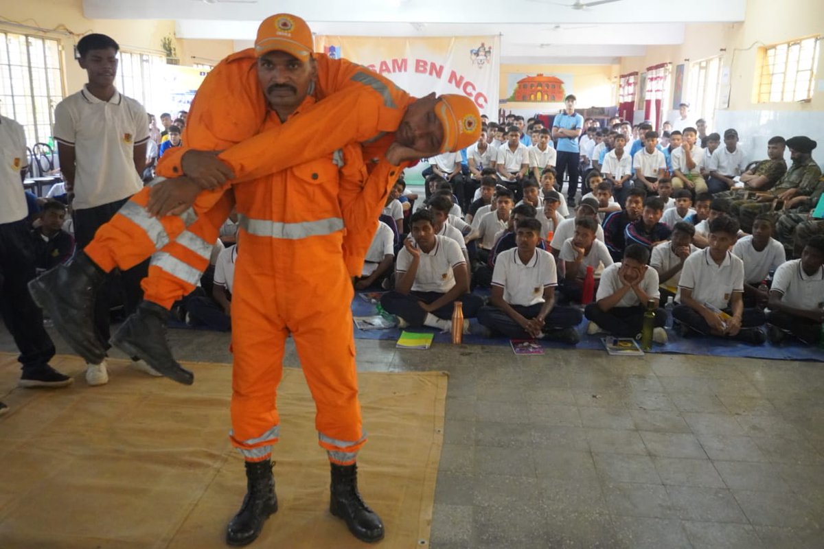 nccner's tweet photo. Cadets of #5AssamBnNCC at CATC 29 participated in an in-depth Lecture cum Demonstration by the 1st Bn NDRF. Gaining essential life-saving skills, these young First Responders are now better equipped to safeguard our nation! @HQ_DG_NCC @NDRFHQ @ndmaindia @01NDRFGUWAHATI https://t.co/mKvRvHvSwE