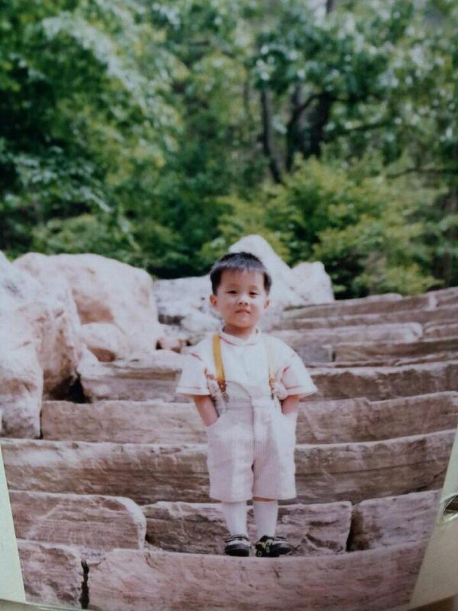 uarmyvibe's tweet photo. hobi hasn't changed 😭 https://t.co/zf8dVguNQh