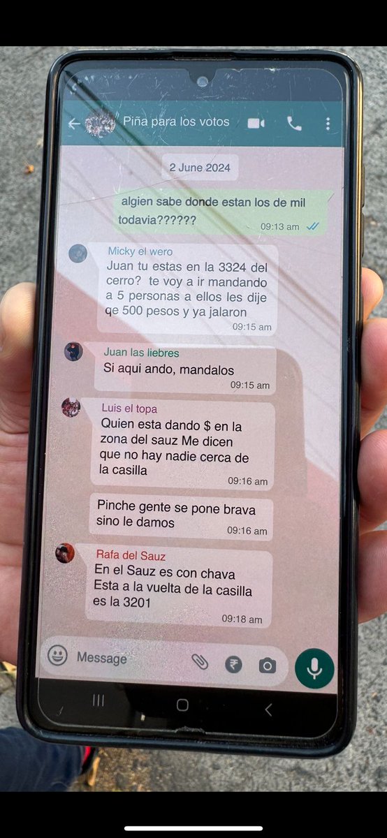 RafaGaribai's tweet photo. No sorprende lo que es capaz Morena Tlaquepaque. Arrestan a exregidor a candidato por MORENA principal operador de compra de votos en Tlaquepaque en estas elecciones.

Con evidencias en mano con un listado para pagar a los votantes en las elecciones del pasado domingo. https://t.co/2e9ckzuJYi