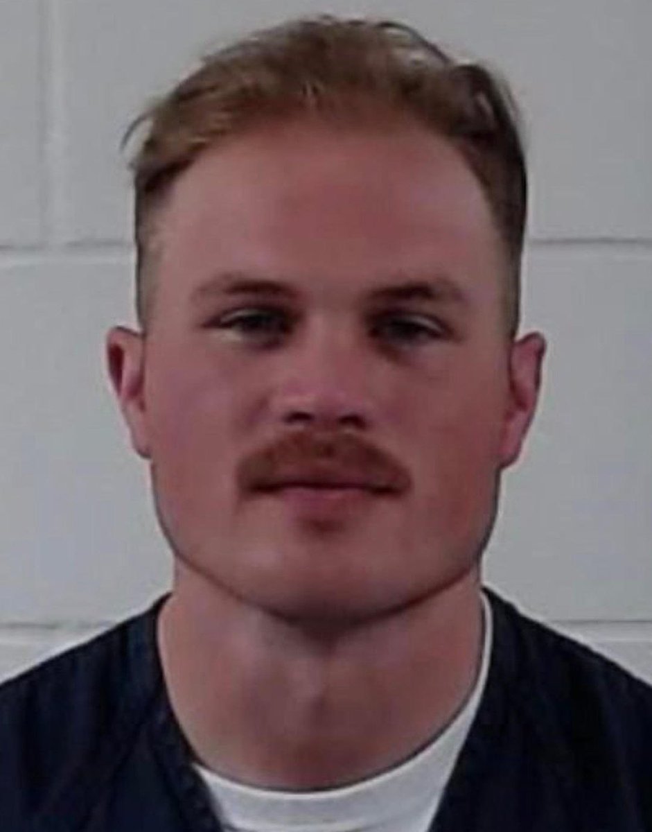 chadburnzz's tweet photo. Me if it was illegal to do this https://t.co/fv057nnJPr