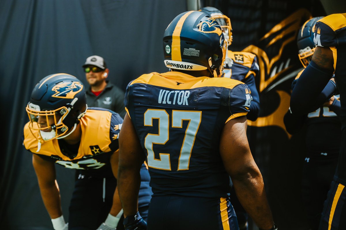 yungvitov's tweet photo. vic·tor
[ˈviktər]
noun
a person who defeats an enemy or opponent in a battle, game, or other competition…. Long story short I already won 🙏🏾🧎‍➡️

#KG1st #BlessAllPpl #10Days #ThickThighSaveLives https://t.co/Xhu4NMQ9Bw