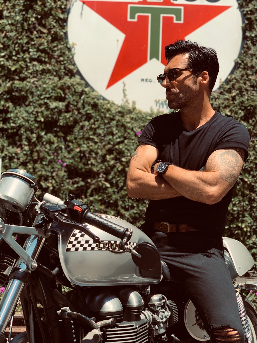 evnwatches's tweet photo. Gauge: robustness that defies time. 🕒⚒️ Shop now at https://t.co/INgv2h3K8P  #EVNWatches #Stylish #Gauge https://t.co/jpKfuuzesS