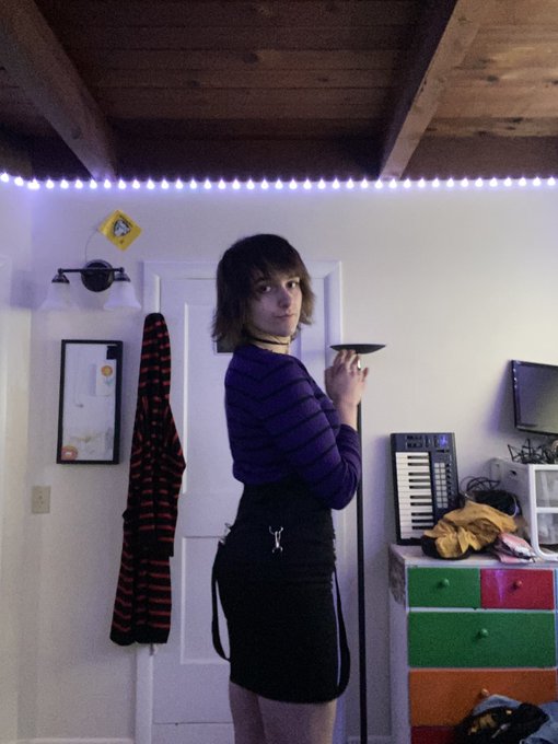 Fucking miss this skirt so much homies 😔 https://t.co/2zxlUAOxUA