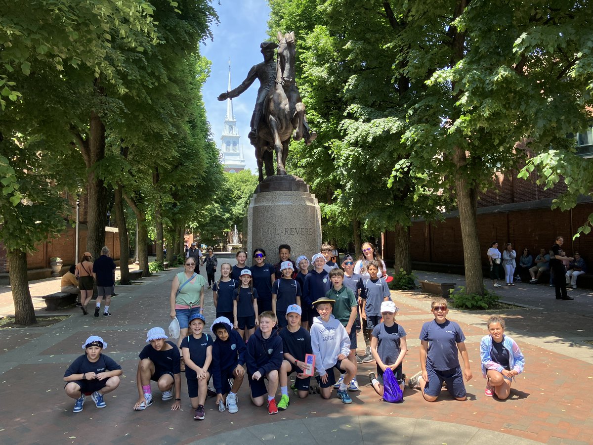BostonHistory's tweet image. Today's fifth graders at the statue of Paul Revere. @PaulRevereHouse #Boston #NorthEnd #FifthGrade #FieldTrip #FreedomTrail
