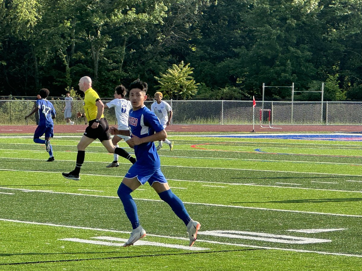 GRASSGURU's tweet image. Congratulations to the @GarField_Soccer  @G_FHSAthletics on their 3-0 victory tonight! 🎉 Now on to Richmond and the State Semifinals! Keep up the amazing work, team! ⚽️🔵🔴 #StateSemifinals #GarFieldPride #RedWolves #NeabscoProud