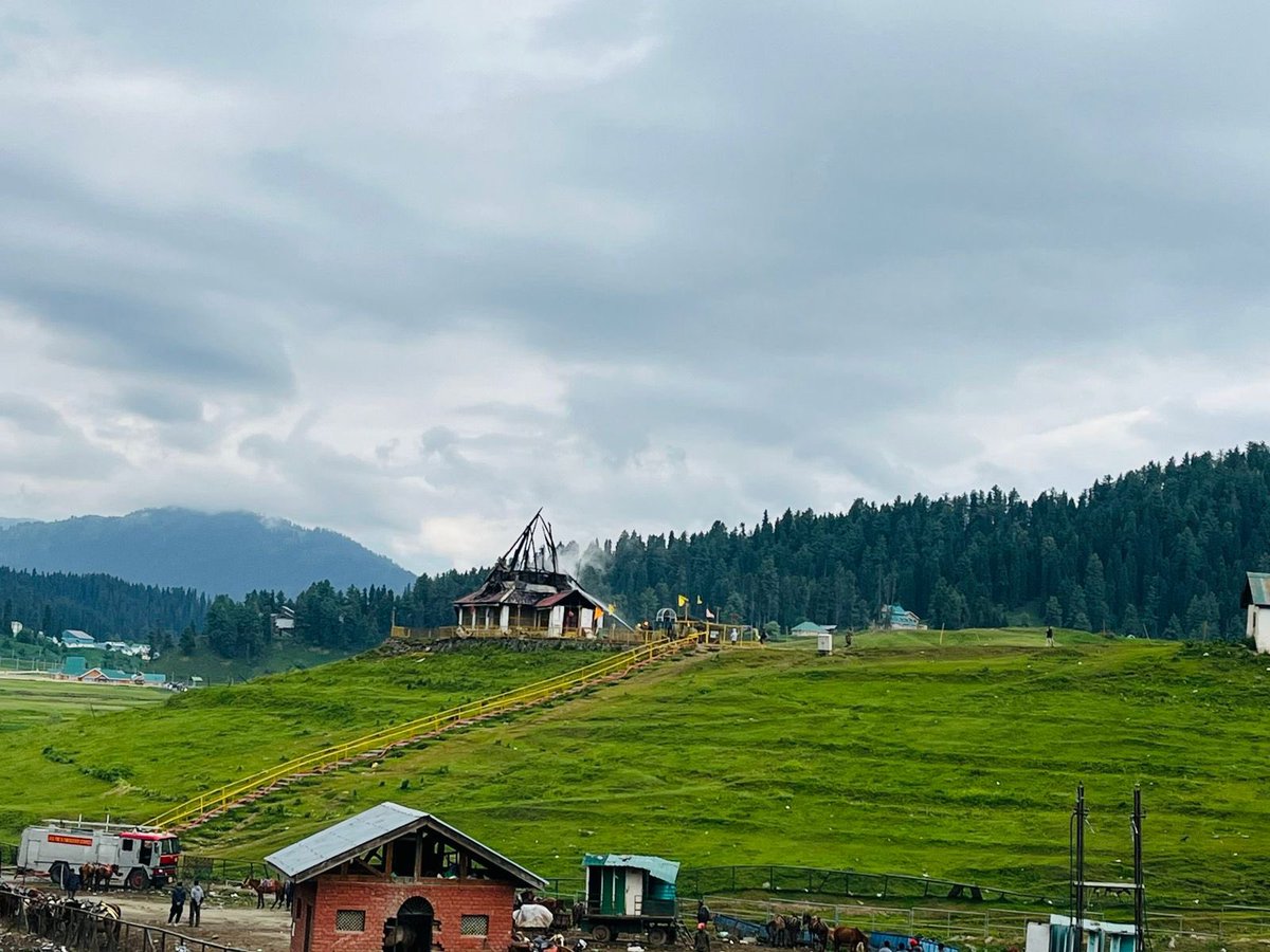 MattLaemon's tweet photo. Sad to see Gulmarg’s iconic Shiv temple up in flames. https://t.co/WOaaraKip0