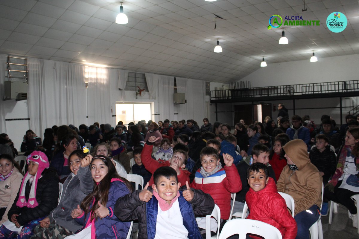MunicAlcira's tweet photo. Hoy comenzamos a vivir el Día del Ambiente a través del ciclo de charlas propuesto en el marco de #AlciraRecicla, exposición ambiental♻️ https://t.co/gzaMcgLJH0