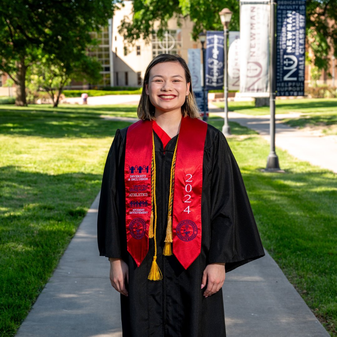 NewmanU's tweet photo. Catherine Madison, an early childhood unified major, theater and choral music minor, "enjoyed every second of her time at Newman."
#NewmanU #DegreeOfDifference #TransformSociety #Education #Teacher #ThirdGrade #CollegeGraduate #ClassOf2024 https://t.co/KfwVmMSR4X