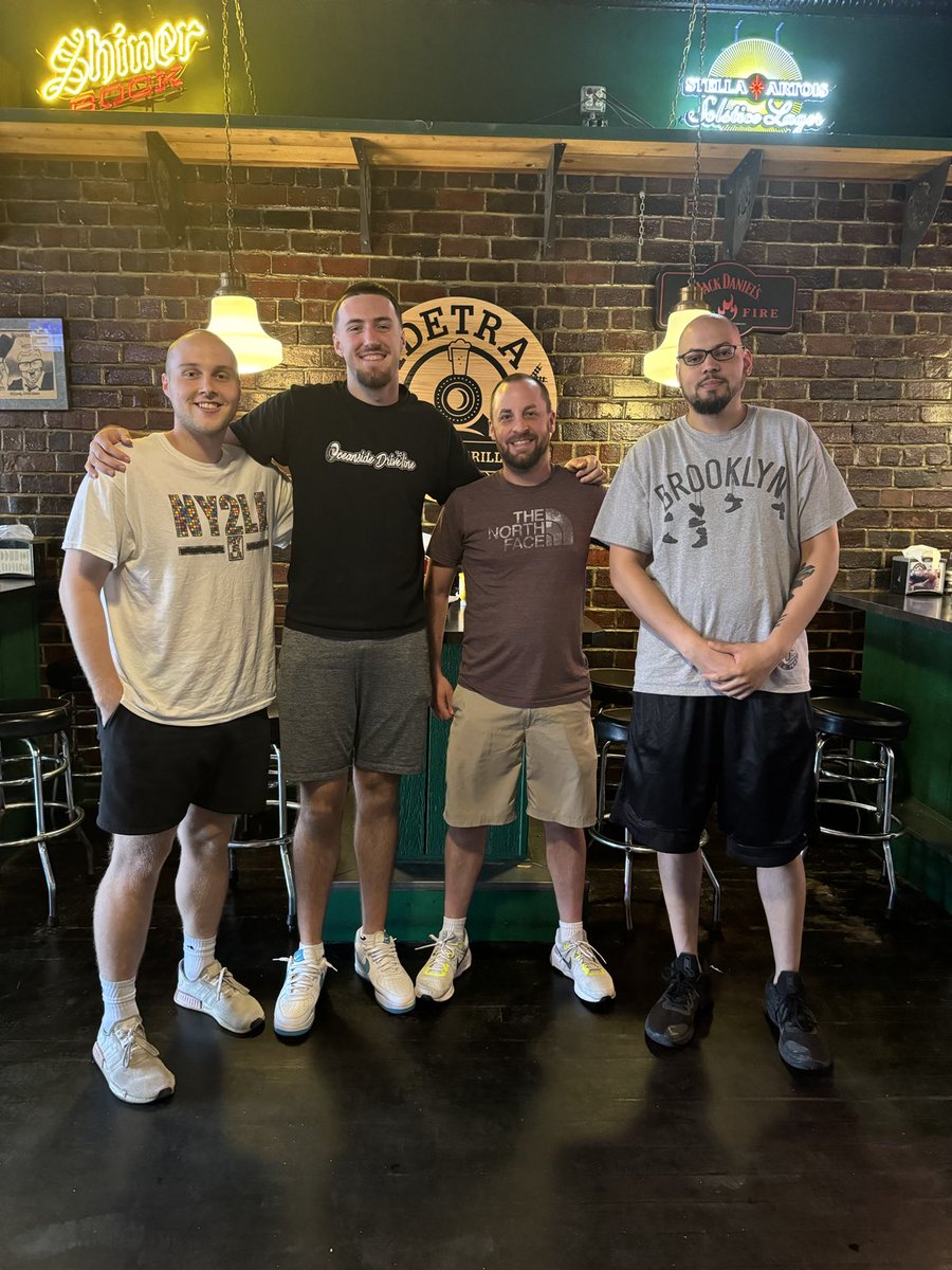 hshoops25's tweet photo. Coaches impact a student athleteโs life.
For a lifetime.
Forever grateful.
Family.
#Seniors
#MyBoy
#CDub
#CoachDavis
#CoachJackson
#KnoxPride
๐ฅ ๐ฆ ๐ https://t.co/7v3y7cXHsW