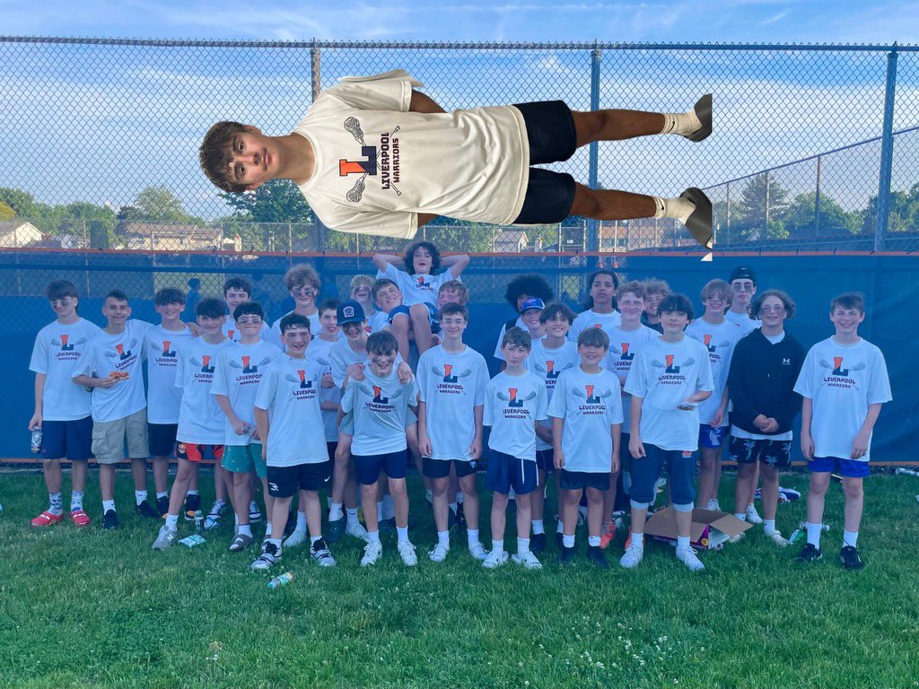 FasuloJason's tweet photo. 10-1. We start and end the same. Family on 3. @LpoolYouthLax @LpoolHSBoysLax https://t.co/HwmFJf7aDx