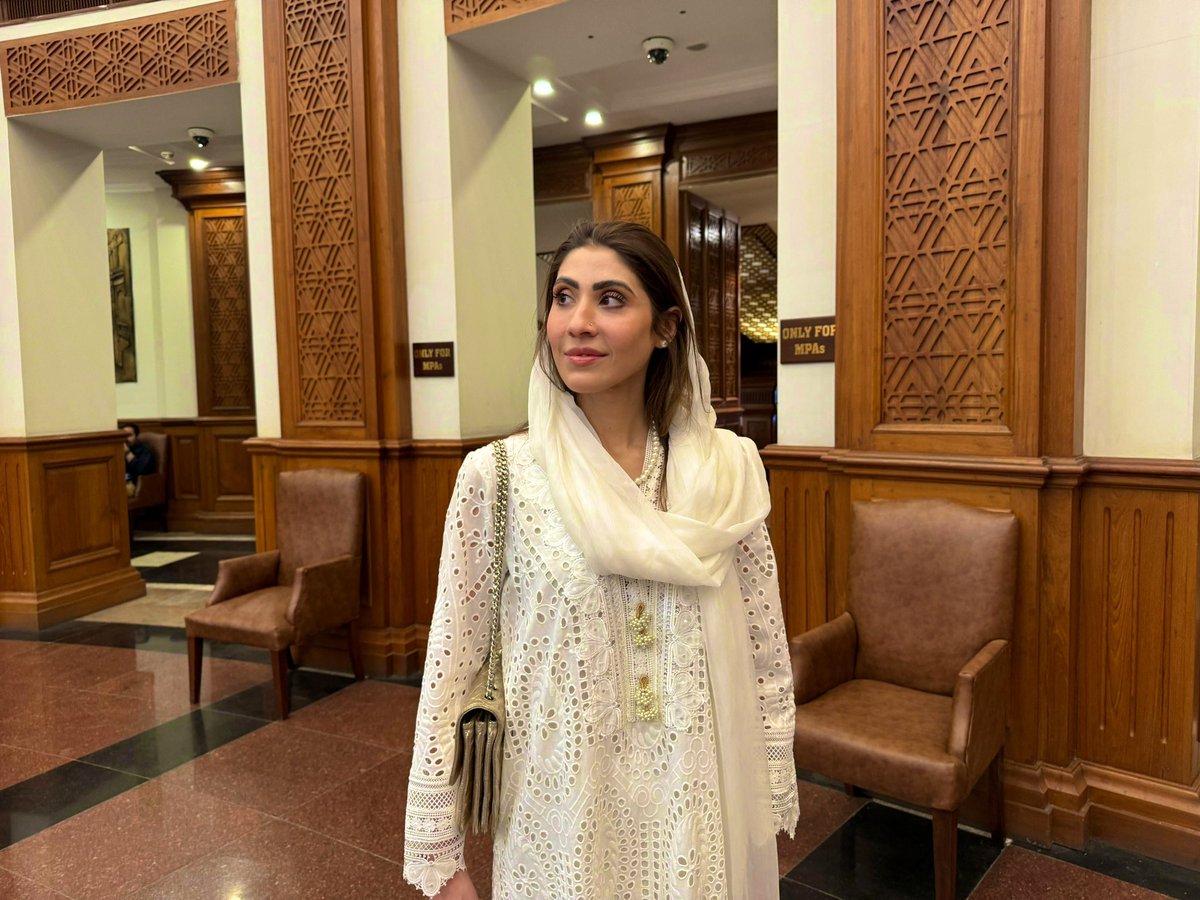 leaksvedeos's tweet photo. @hinaparvezbutt  . Sania ashiq Ka bad peesh khidmat Hina parwaiz ...
Toota leaked 3 mint full vedeo upload after 1000 retweet https://t.co/twOvpeGBON