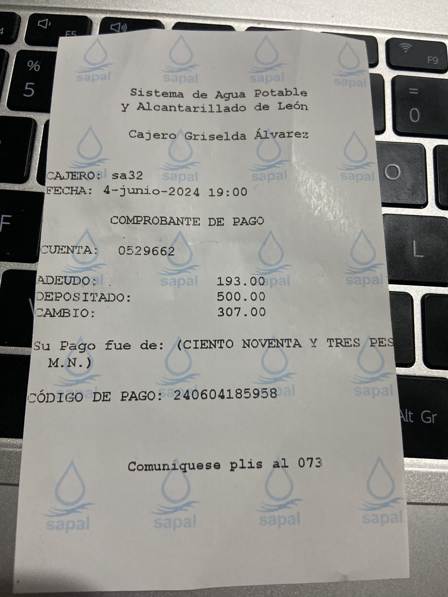 Lilo_Ponce's tweet photo. @Sapalleon el cajero no me devolvió mi cambio y no contestan en los teléfonos ni en la extensiones para atender reportes 😡 https://t.co/9RvcuokxaQ