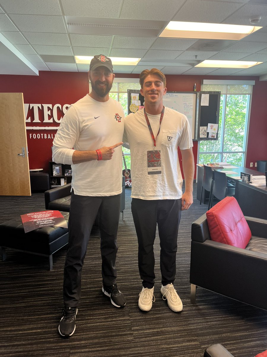 JacksonIrwin18's tweet photo. Thank you to @RobAurich @TheHC_CoachLew and the rest of the @AztecFB staff for the hospitality throughout the day. Loved every second of it ! @CoachLukeSC @Saddleback_FB @coachfischer7 @JUCOFFrenzy https://t.co/Bff8EMkiCR