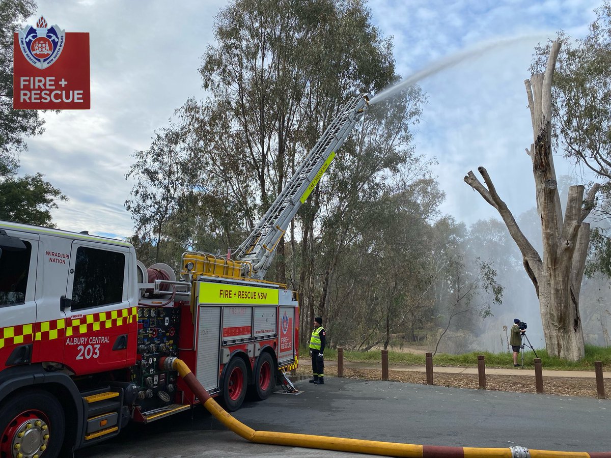 FRNSW_RS3's tweet photo. @FRNSW Bulk Water Transfer System training continues today with pumping operations 

The large volume of water the pump can deliver over a long distance provides a significant firefighting capability 

#FRNSW https://t.co/7zsRaH0EQA