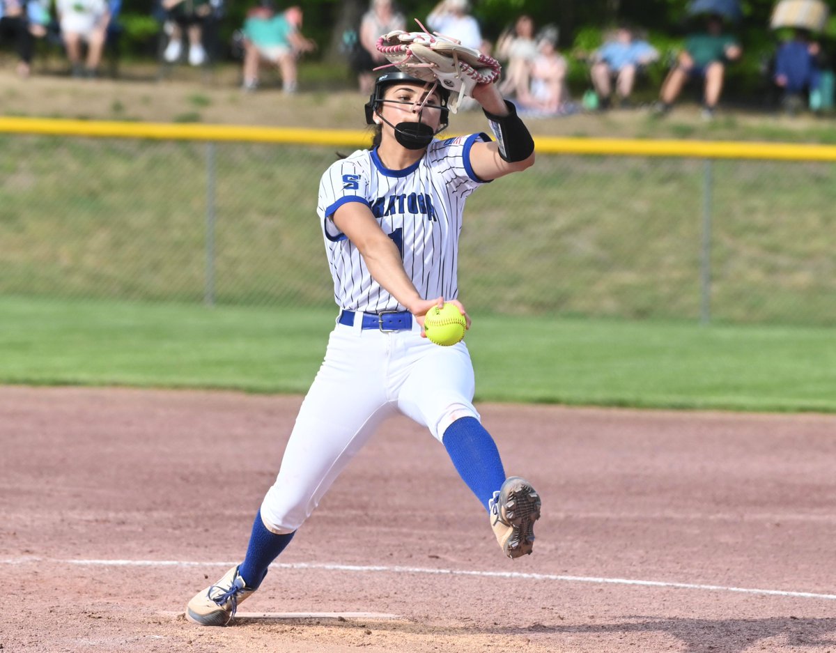 kasportsnews's tweet photo. “You have to play with confidence. Nobody knows if it’s real or fake, but you have to play with a lot of it, no matter what.” - @Jackiecuttingg 

🗞️https://t.co/mAO0FdkMNs

@ssarahdecker @sscsdschools #518Softball https://t.co/H1wVHi5BOg