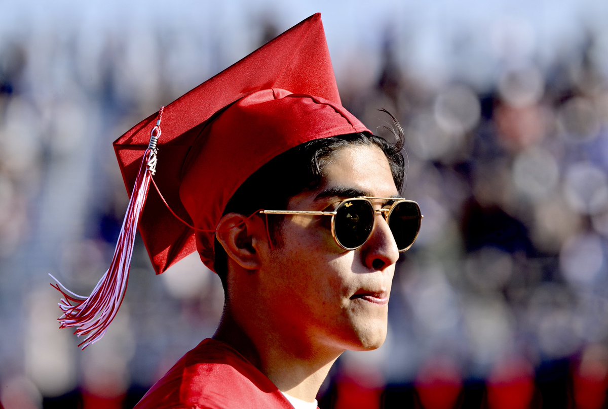 photowkb's tweet photo. Scenes from the Whittier high school graduation in Dick Torrez Memorial stadium on the campus of Pioneer High School. #whittierhighschool #graduation #commencment https://t.co/NYg3uNyfx4