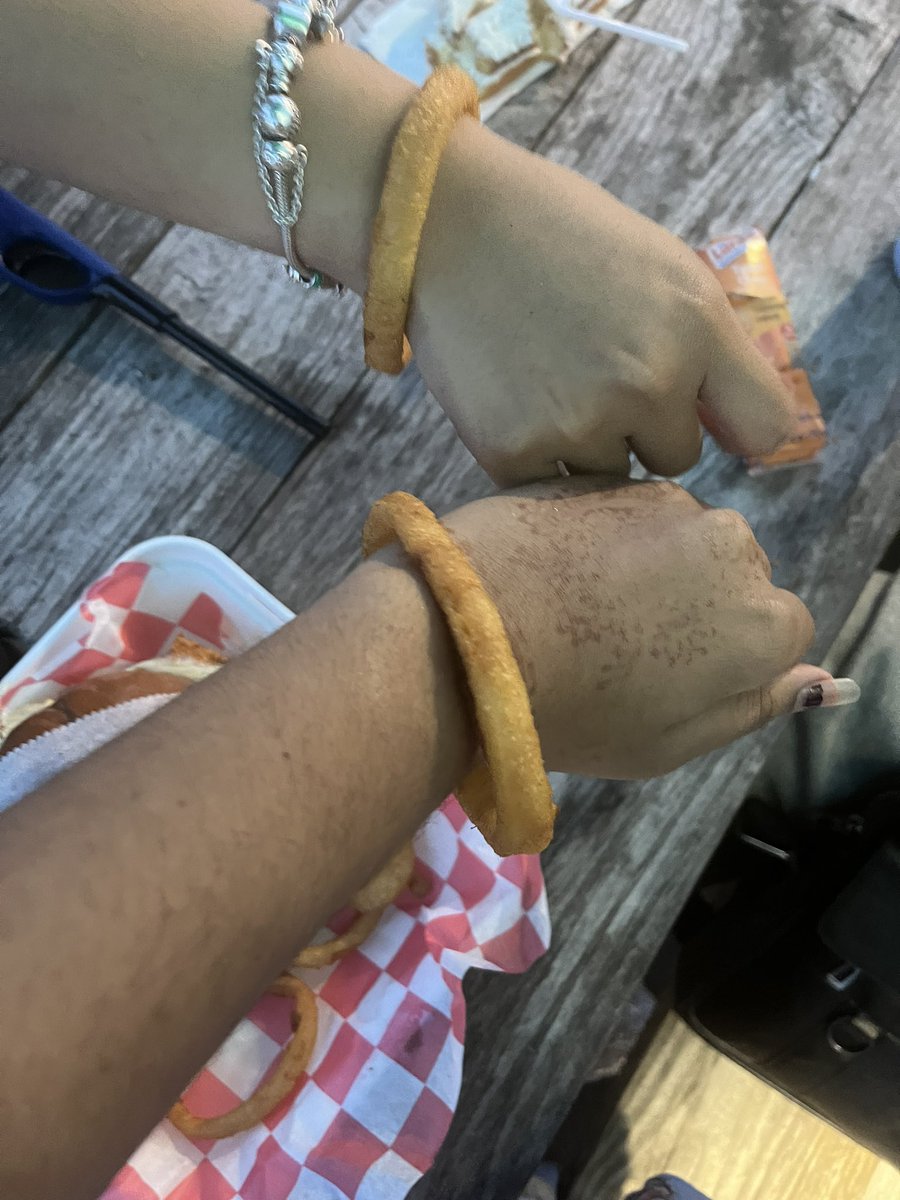 bunnyscrematory's tweet photo. Last meal and friendship onion ring bracelets <3 https://t.co/f08QLvG4vq