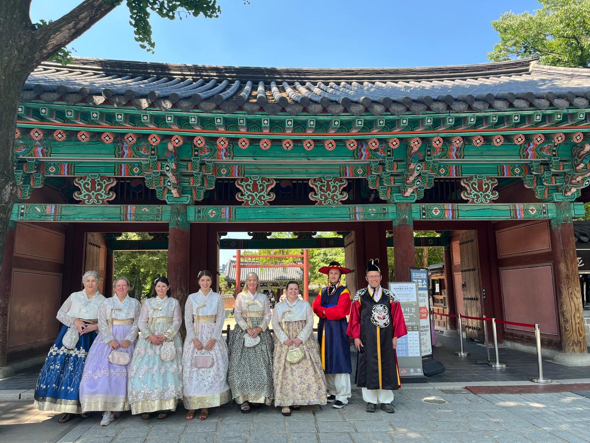 PutneyTravelCo's tweet photo. 🇰🇷🚄 Bullet train from #Seoul to Jeonju, historic city and home to famous #Bimimbap dish (which we made). Good excuse to dress up in traditional outfits! #South_Korea https://t.co/Gn4D1ub740