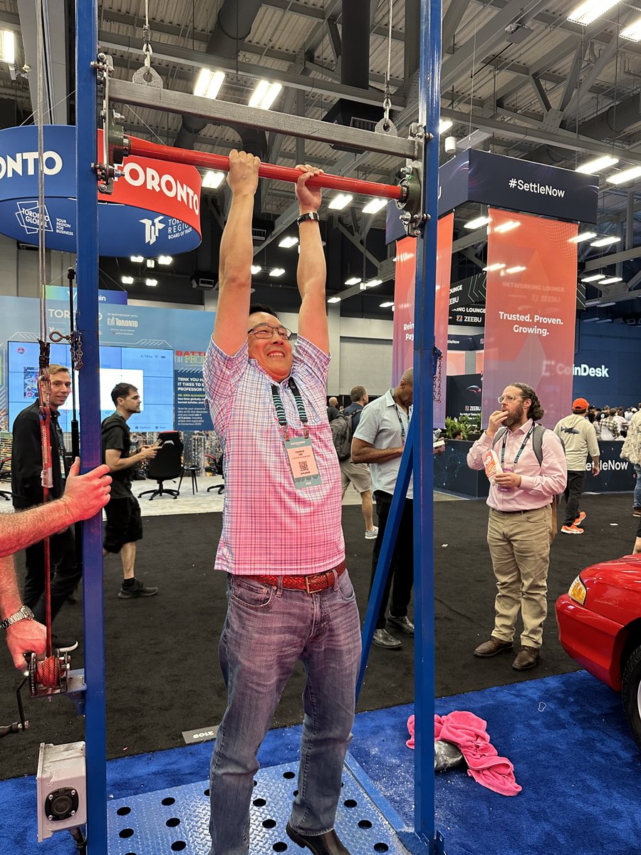 ampdotxyz's tweet image. Shoutout to the legends @ethereumJoseph, @JoelKatz, @SatoshiLite, and @johnkim77 for stepping up to the hang-bar challenge! 🙌#Consensus2024