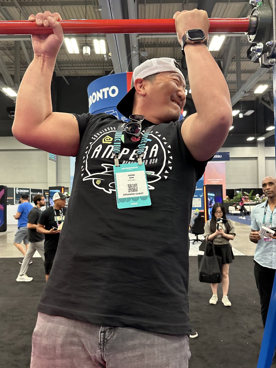 ampdotxyz's tweet image. Shoutout to the legends @ethereumJoseph, @JoelKatz, @SatoshiLite, and @johnkim77 for stepping up to the hang-bar challenge! 🙌#Consensus2024