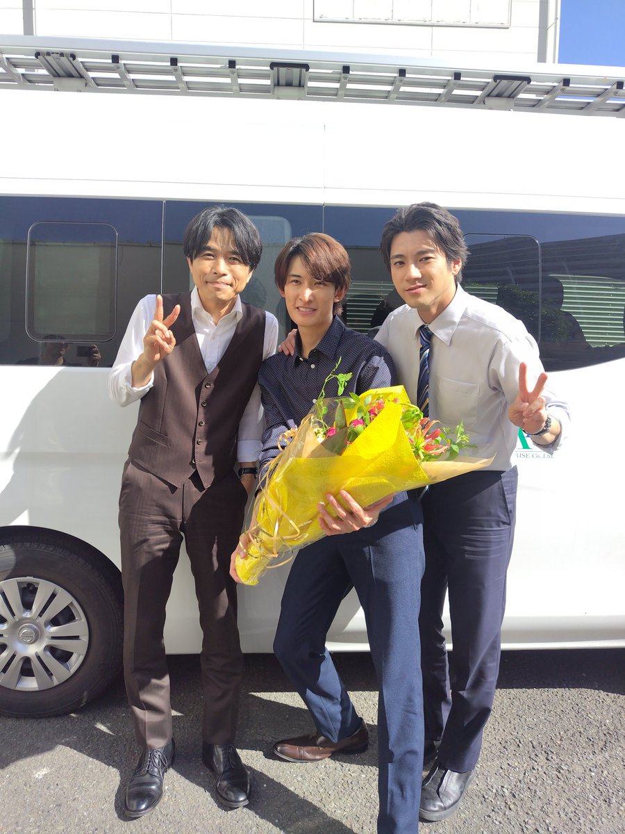 5drama9tokusou's tweet photo. 特捜9 クランクアップ！

今夜9️⃣時、いよいよ最終回です…！😭👏
その前にTVerでおさらいをどうぞ😊
https://t.co/N5g0mkj6oc

#井ノ原快彦 
#山田裕貴 #向井康二
#特捜9 #特捜班
#テレビ朝日 https://t.co/g15rHDukTR