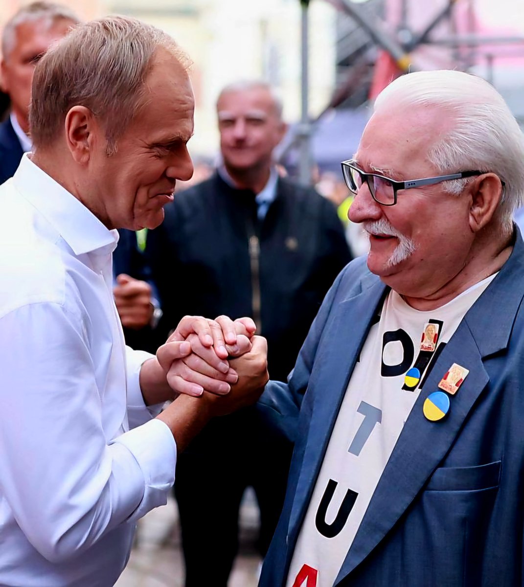 EdoMarcin's tweet photo. Coś nieprawdopodobnego!!!
Dokładnie 4 czerwca 2024 roku, po 32 latach od obalenia nocą pierwszego demokratycznie wybranego rządu w Polsce Śp. Jana Olszewskiego, ci sami dranie i zamachowcy, spotykają się i dążą tym razem do obalenia polskiej suwerenności i wolności.
Szok i obłęd. https://t.co/3Rmv25YZ1v