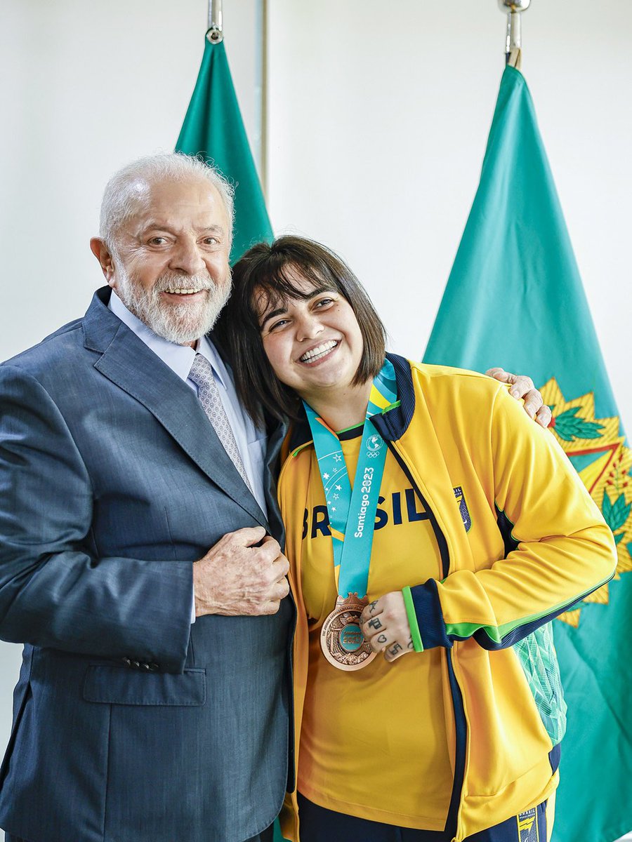 LulaOficial's tweet photo. Brasil fazendo história. A brasileira Bruna Alexandre será a primeira atleta paralímpica brasileira da história a disputar Jogos Olímpicos. A terceira a fazer isso no mundo, Bruna é beneficiaria do Bolsa Atleta há 13 anos e vai representar o Brasil no tênis de mesa nas Olimpíadas de Paris que acontecem neste ano.  O país inteiro torcendo pela nossa atleta. #equipeLula

📸 @ricardostuckert