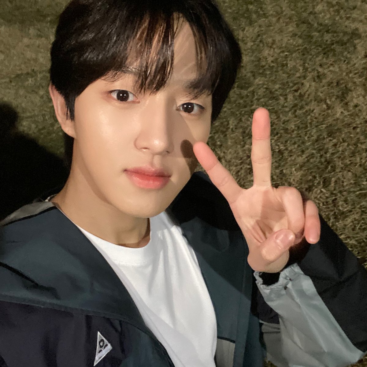 GoldenChild's tweet photo. [💡] #골드니스 여러분! 
#봉재현 이 출연하는 <조폭인 내가 고등학생이 되었습니다> 3,4화가 공개되었습니다.

지금 바로 웨이브, 티빙, 왓챠에서 함께해요🏫

#GoldenChild #골든차일드 #GNCD
#BONGJAEHYUN
#조폭인내가고등학생이되었습니다 https://t.co/DKeMUTjR86