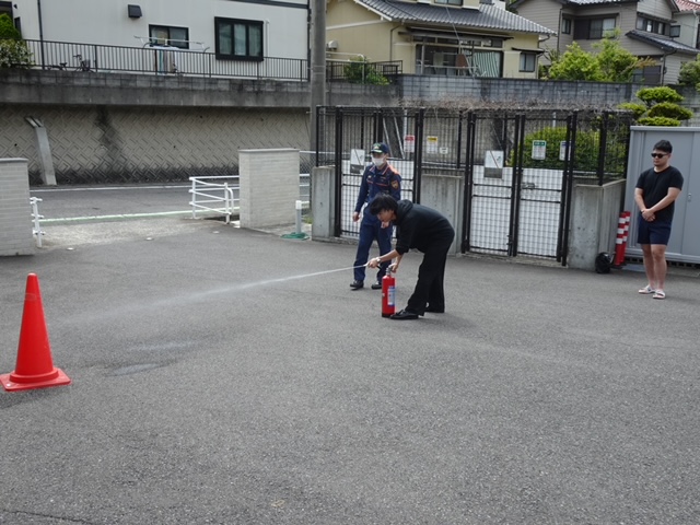 nu_sghss's tweet photo. 先月は、ホルテンシアで防火訓練が行われました🔥
もしもに備えてみなさん真剣に取り組んでいましたよ✨
ホルテンシアでは毎年、安全な生活のために防火訓練に取り組んでいます！（学生E） https://t.co/1oOXTt01Xh