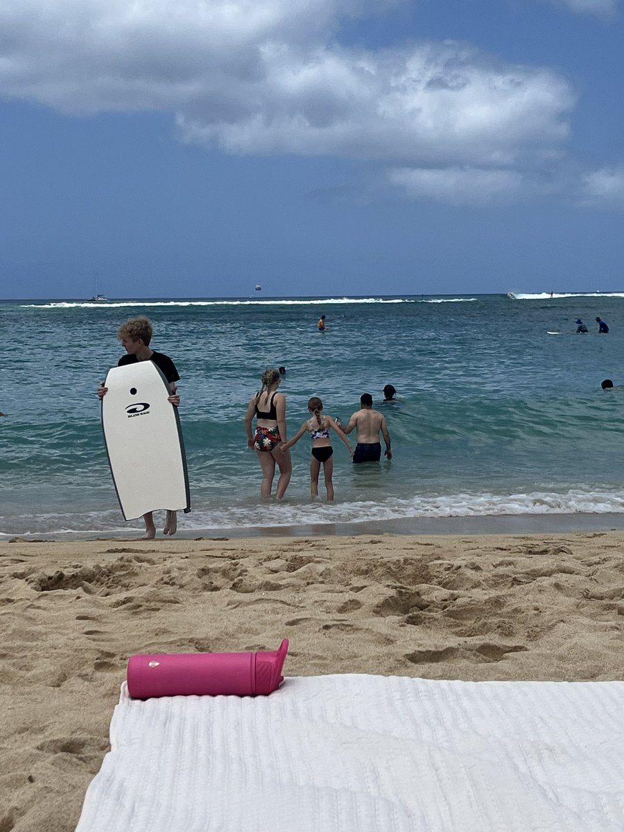 OSUFINKE's tweet photo. Aloha!! https://t.co/w5h4evDaH7
