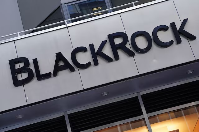 MarioNawfal's tweet photo. 🚨🇺🇸BREAKING: NEW TEXAS STOCK EXCHANGE BACKED BY BLACKROCK AND CITADEL

A group backed by BlackRock and Citadel Securities plans to start the Texas Stock Exchange (TXSE). 

The exchange has raised about $120 million and will file registration documents with the SEC later this year, according to CEO James Lee. 

TXSE aims to facilitate trades in 2025 and host its first listing in 2026. 

It will compete for primary and dual listings, attract exchange-traded products, and challenge compliance costs at Nasdaq and NYSE.

Sources: Wall Street Journal, Reuters
