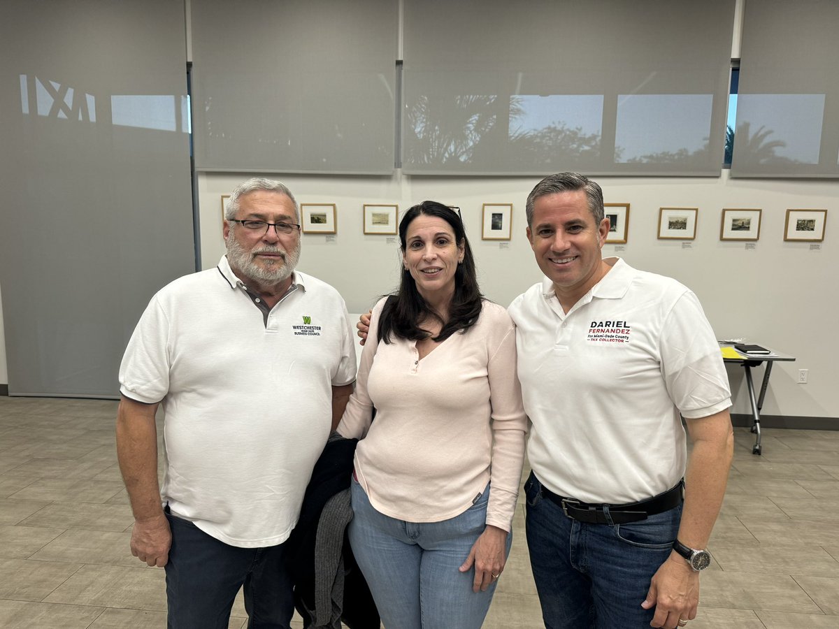 darielfernandez's tweet image. Siempre es un placer compartir con residentes comprometidos por una mejor comunidad. Gracias por su compromiso.

It&apos;s always a pleasure to share with residents committed to a better community. Thank you for your dedication.

#CommunityFirst #BetterTogether #CommittedToChange…