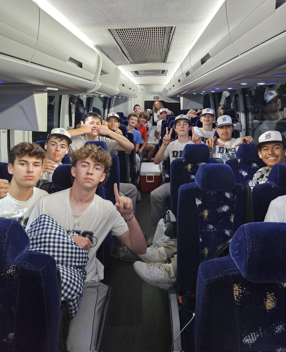 DomHighBaseball's tweet photo. Titans win!! Titans win!! Special day with a special group!! Wow!! Congratulations to Blacksburg HS on a great season. Titans back in action this Friday for the State Semi Finals in Charlottesville!! Go Titans!! #dombats #states #family
@DominionLcps @TitanAthletics2
⚫️⚪️💪⚾️👍 https://t.co/GeYwjvklTp