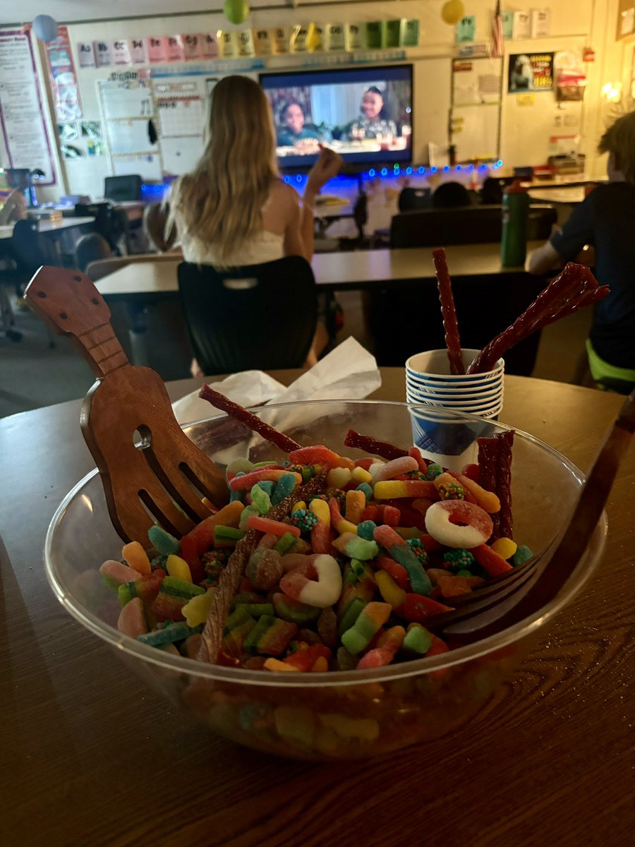 Mrs. Davidson tweet media