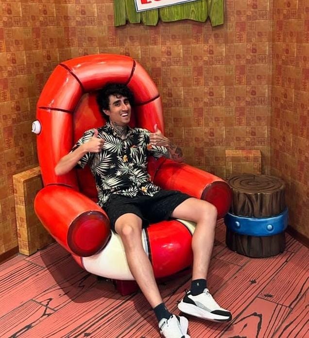 realitasnews's tweet photo. Hoje (05/06) é aniversário do @feeeelps! Esperamos que tenha um ótimo dia e desejamos tudo de bom. 🥳🧡 https://t.co/c9FUAnhcej