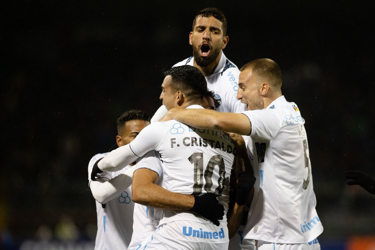 mundodabola's tweet photo. 🇧🇷 Clubes brasileiros com mais participações nas oitavas de final da Libertadores:

[17] - Grêmio
[17] - Palmeiras
[15] - São Paulo
13 - Cruzeiro
13 - Corinthians
[12] - Flamengo
10 - Internacional
10 - Santos
[10] - Atlético-MG
7 - Athletico
[7] - Fluminense
5 - Vasco
3 - São Caetano
[3] - Botafogo

🗞️ @Noitedecopa 
📸 Divulgação/Libertadores