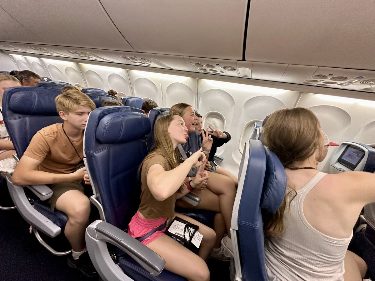 gilbert_schools's tweet photo. From Gilbert to Des Moines to Atlanta … and now on to DC.
So far, so good! #DCTrip2024 #GilbertPride #TigersTogether https://t.co/7fwMszio89