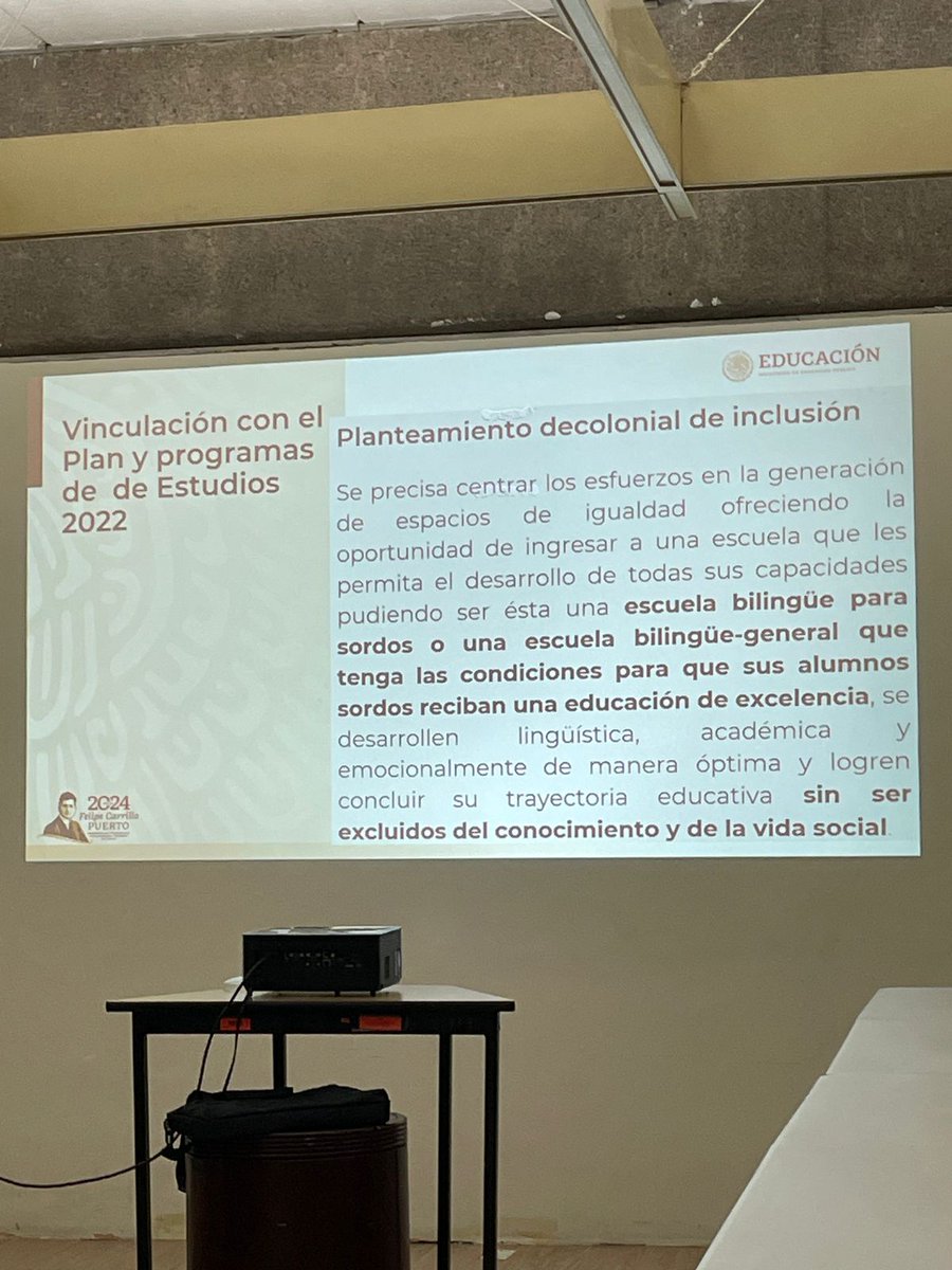 CoPeSoR's tweet photo. Como miembros de MEBISOR ayer estuvimos en reunión con la @SEP_mx para avanzar en materia de educación bilingüe para estudiantes sordos y enseñanza de la LSM. Vamos avanzando, lento pero seguro. 
#educaciónbilingüe https://t.co/jltK09QK7d