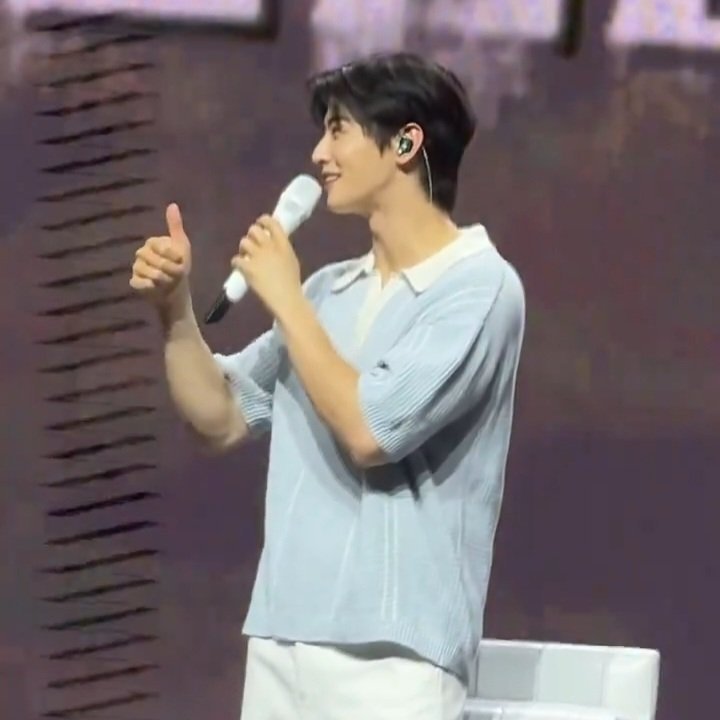 "Para serles sincero estar en un recinto así de grande con todos ustedes, no saben lo mucho que siento acá en el corazón", además también se sorprendió por la energía que tienen los fans mexicanos, MEXICO LOVES CHA EUNWOO !! 😭🇲🇽 

#CHAEUNWOO #차은우 #MysteryElevatorInMexico