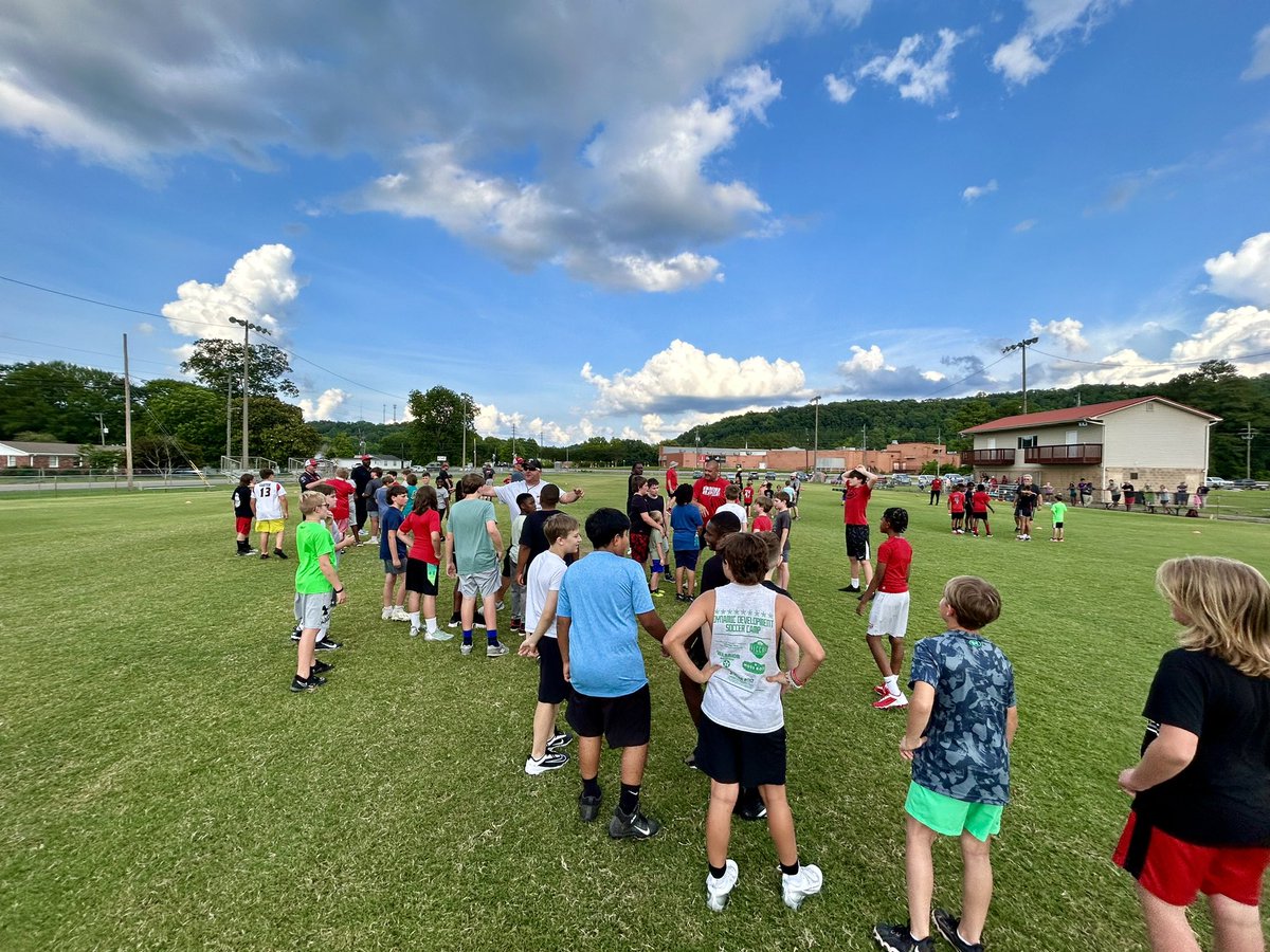 WaialuaDaKine's tweet photo. Huge turnout for the first workout for @cityofalabaster Parks and Rec football workout for flag and tackle players! K-6 put that work in at different stations at Buck Creek football field. 

📅 June 4, 6, 11, 13, 18, 20, 25, 27 (Tu/Th)

📍 Buck Creek Football field

⏰ 6-730 https://t.co/isIvDMpwme