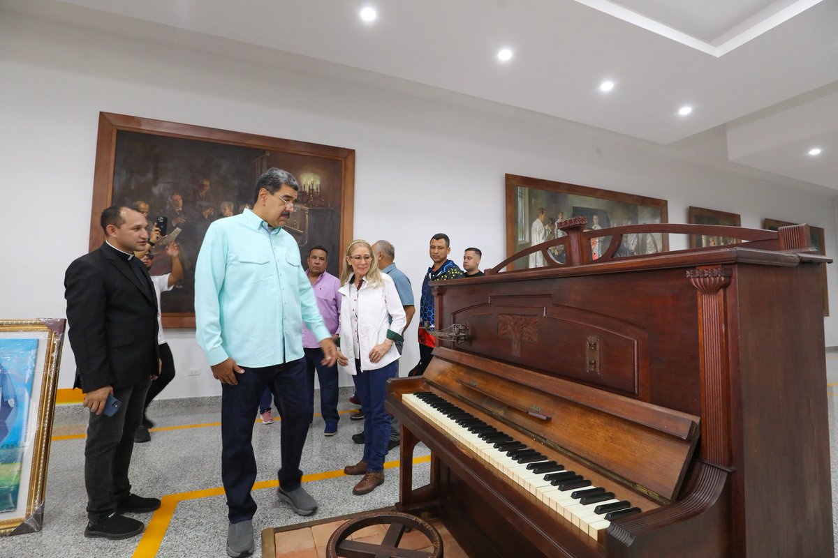 Estuve en Isnotú visitando el Museo del Doctor José Gregorio Hernández, y el pueblo se enteró, bajaron y bajaron y llegaron. ¡Gracias por tanto amor! Fui a cumplir una promesa de corazón, de alma y fe. Me siento bendecido, por el santo del pueblo; agradezco al Padre Mervin sus