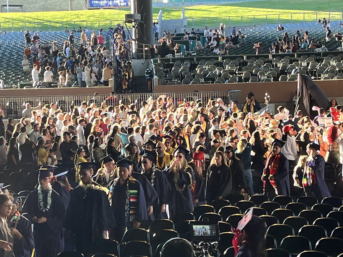 Aline H. Lee tweet media