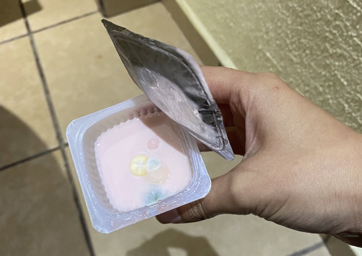 _mileecc's tweet photo. Qué onda @Danone compré mi paquete de Danette apenas el fin de semana la caducidad dice 24 de junio 2024 y me sale un hongo 😡 https://t.co/BY7WytRW7M