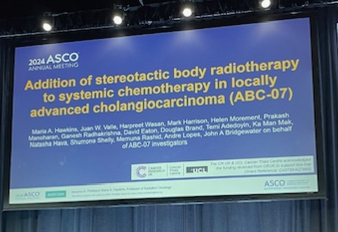 HelenMorement's tweet photo. Prof Maria Hawkins presented the outcome of #ABC07 at #ASCO24 today. No PFS benefit from adding #SBRT to #CisGem in #iCCA/#hCCA, but SBRT well tolerated & didn’t increase biliary infections, plus fewer liver failure deaths in SBRT cohort. #cholangiocarcinoma #livertwitter #ammf https://t.co/GBkSU56L51