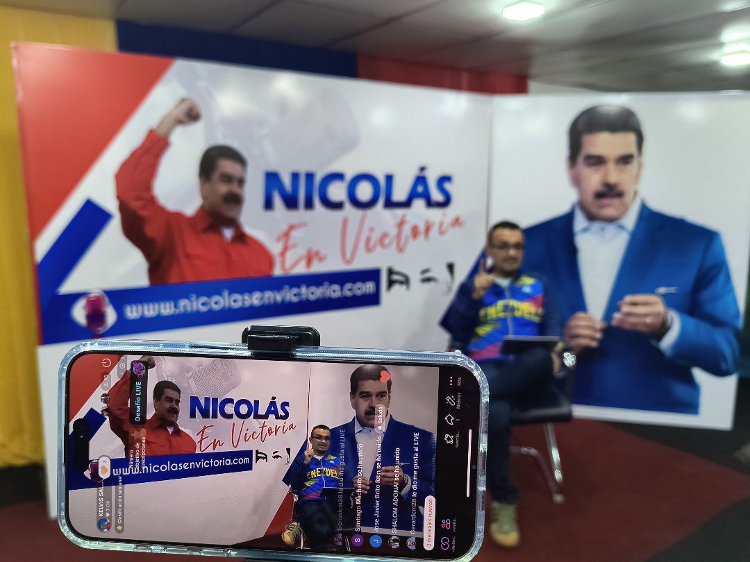 sintrapet's tweet photo. Nicolás en Victoria # 36 seguimos informando las bondades de la revolución Bolivariana; dirigida por el Conductor de Victoria..! 

@NicolasMaduro 
@HectoRodriguez 
@JulioGarciaZ 
@Mariarosa_vzla
@movfuturoven 
@FuturoMonagas https://t.co/L8AUPLAMDZ