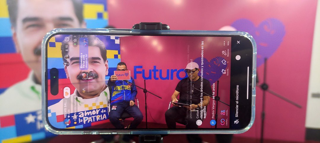 sintrapet's tweet photo. Nicolás en Victoria # 36 seguimos informando las bondades de la revolución Bolivariana; dirigida por el Conductor de Victoria..! 

@NicolasMaduro 
@HectoRodriguez 
@JulioGarciaZ 
@Mariarosa_vzla
@movfuturoven 
@FuturoMonagas https://t.co/L8AUPLAMDZ