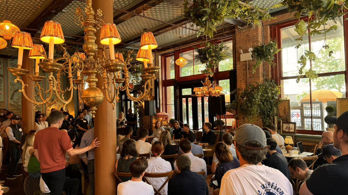 Tuesday AM of #NYTechWeek <a href="/Techweek_/">Tech Week</a> with advice from 
 <a href="/leftlanecap/">Left Lane Capital</a> <a href="/greycroftvc/">Greycroft</a> <a href="/Braze/">Braze</a>
1. Control your own destiny <a href="/billmag/">Bill Magnuson</a> 
2. Dream Bigger <a href="/Sigalow/">Ian Sigalow</a> 
3. Continue resilience through rejection 
<a href="/maxwellsocial/">Maxwell</a>