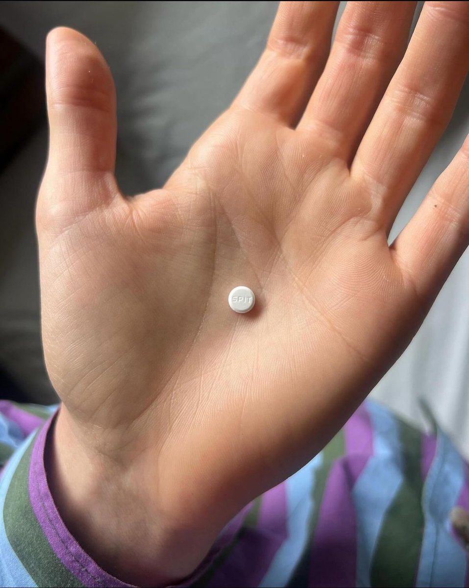 🚨 Lorde has announced her imminent death by posting this pill. It is a Spironolactone tablet, for treating heart failure.