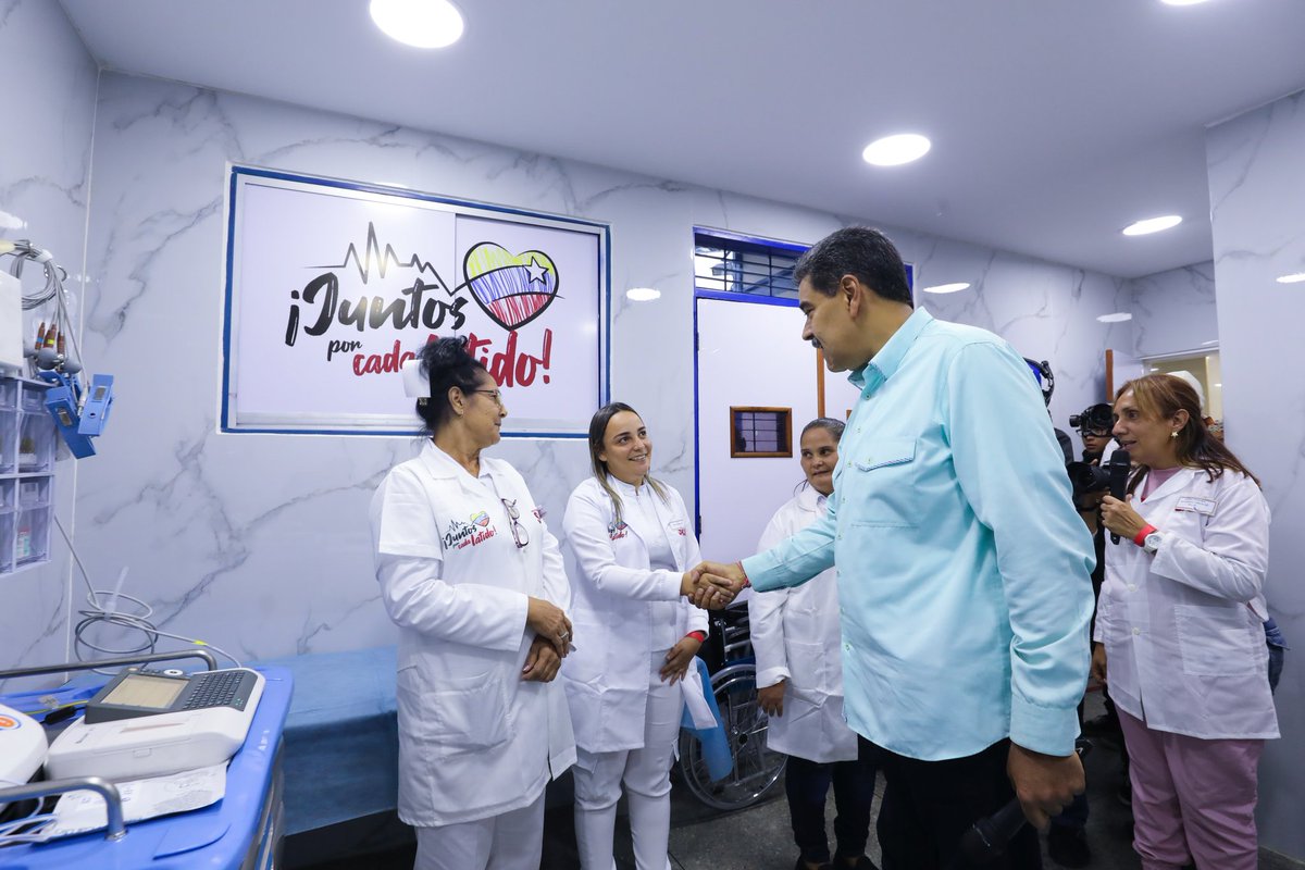 NicolasMaduro's tweet photo. En la bella Valera del estado Trujillo, entregué al pueblo su Centro de Diagnóstico Integral de paquete y totalmente reestructurado por el Sistema del 1X10 del Buen Gobierno y las BRICOMILES. Un CDI fundado por nuestro Comandante Chávez, con los mejores equipos y la más alta tecnología para la salud del pueblo trujillano.