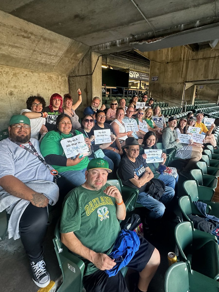 TheRealJVetter's tweet photo. #atthecoliseum #lougehrigday #iamals #IAA4Lou https://t.co/JFWSpsWami